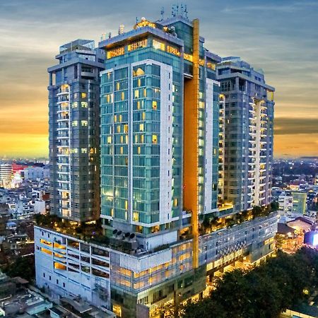 Cambridge Hotel Medan Exterior photo