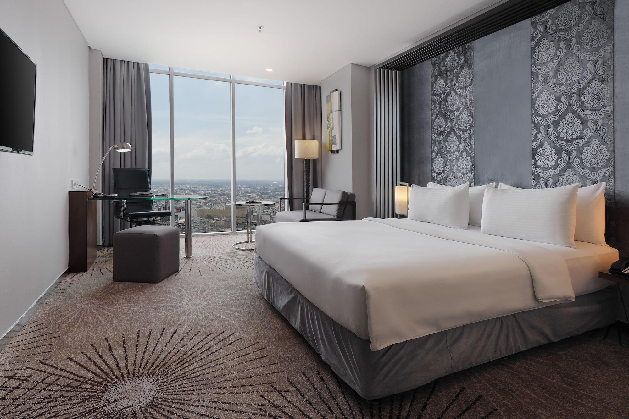 Cambridge Hotel Medan Exterior photo