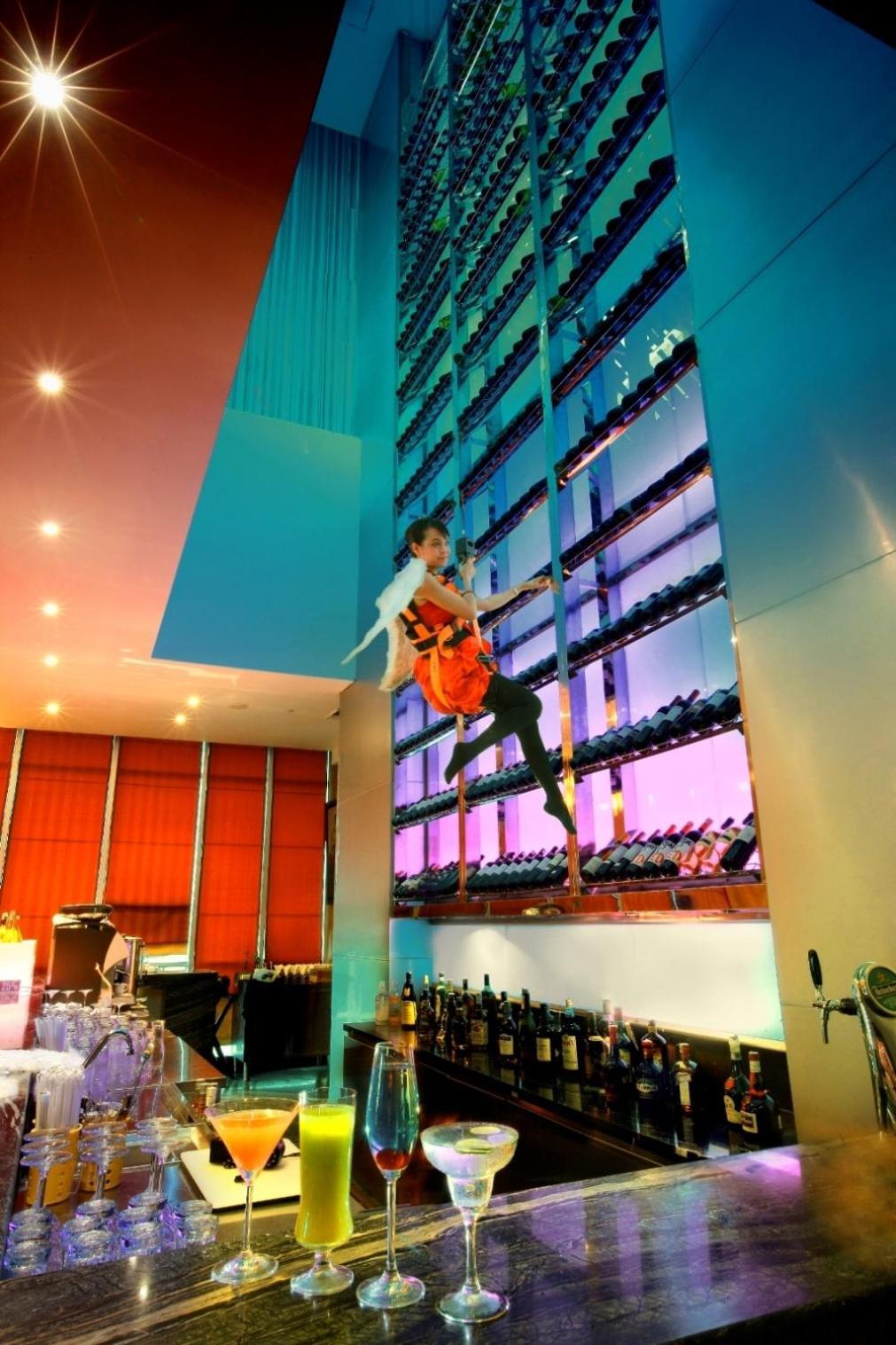 Cambridge Hotel Medan Exterior photo