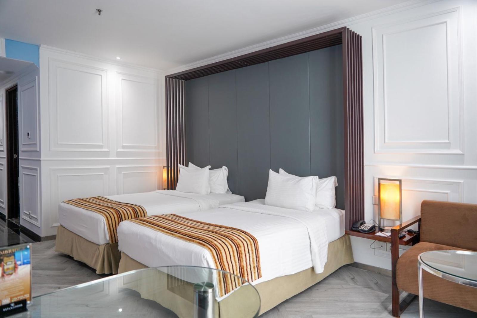 Cambridge Hotel Medan Exterior photo