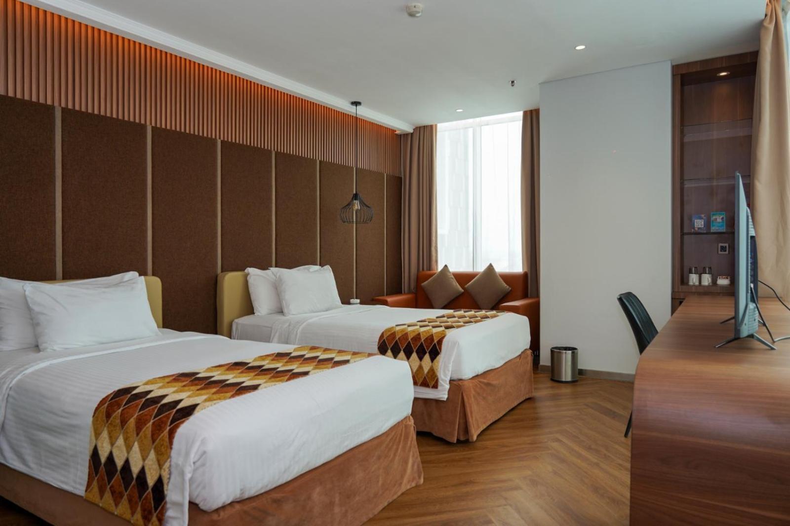 Cambridge Hotel Medan Exterior photo