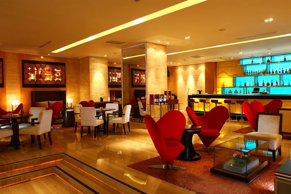 Cambridge Hotel Medan Exterior photo